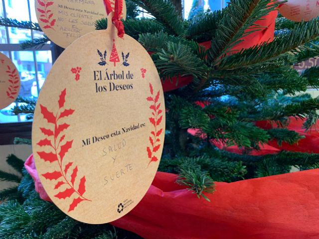 La campaña El árbol de los deseos emplaza a los murcianos a disfrutar de una Navidad segura y sostenible en las ocho plazas de abastos municipales - 4, Foto 4
