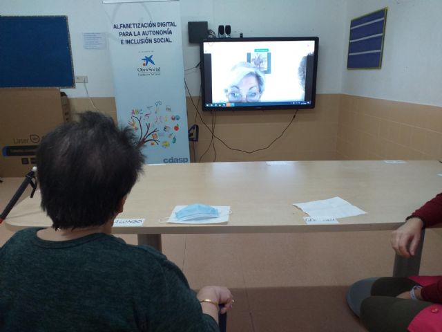 Usuarios del Centro de Día de Aidemar endulzan la Navidad a personas mayores en situación de vulnerabilidad emocional - 1, Foto 1