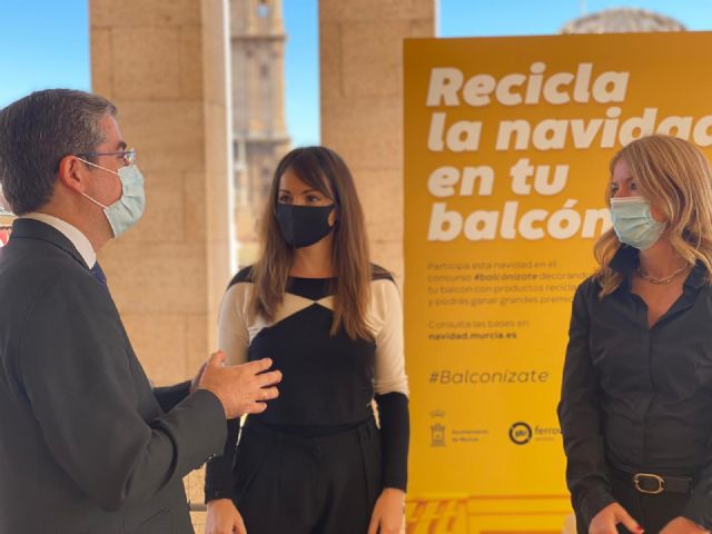 El Ayuntamiento anima a los murcianos a decorar de Navidad sus balcones con materiales reciclados - 2, Foto 2