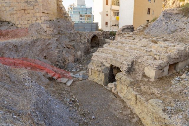 La subvención del 1,5% Cultural permitirá completar la excavación arqueológica del graderío, el podium y parte de la arena del Anfiteatro - 1, Foto 1