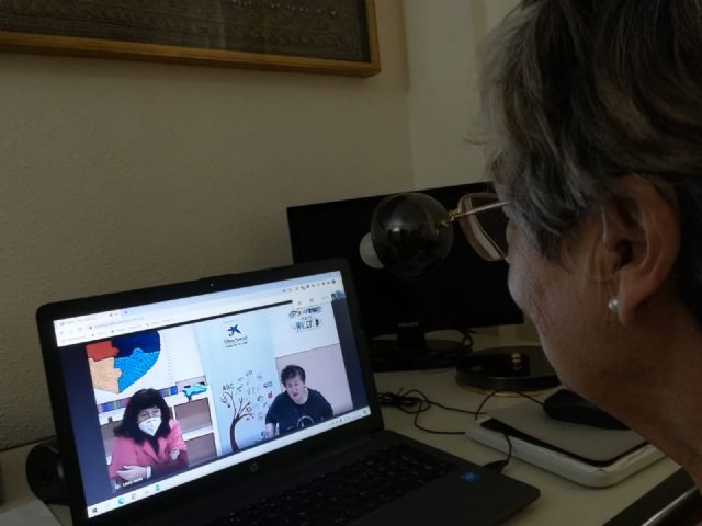 Usuarios de Aidemar endulzan la Navidad a los mayores de San Pedro del Pinatar a través de videollamadas - 2, Foto 2