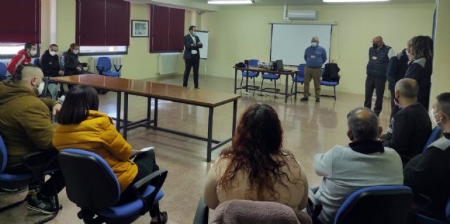 Voluntarios del Santander imparten un taller de educación financiera en el Centro Penitenciario de Murcia II - 2, Foto 2