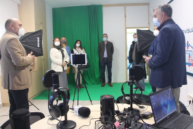 Los alumnos del CEIP Los Pinos cuentan con un nuevo espacio audiovisual - 2, Foto 2