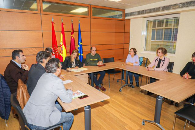 La acera de la avenida de la Constitución se ampliará en un metro y contará con arbolado de gran porte y bancos gracias a los proyectos de movilidad - 1, Foto 1