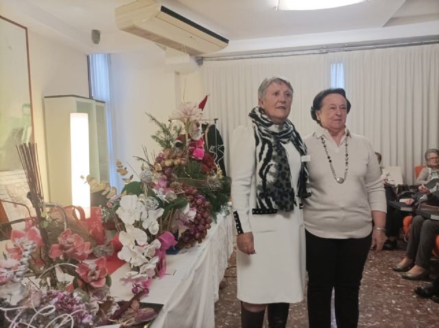 Las Amas de Casa homenajean a sus socias mayores en la fiesta navideña de la asociación - 2, Foto 2