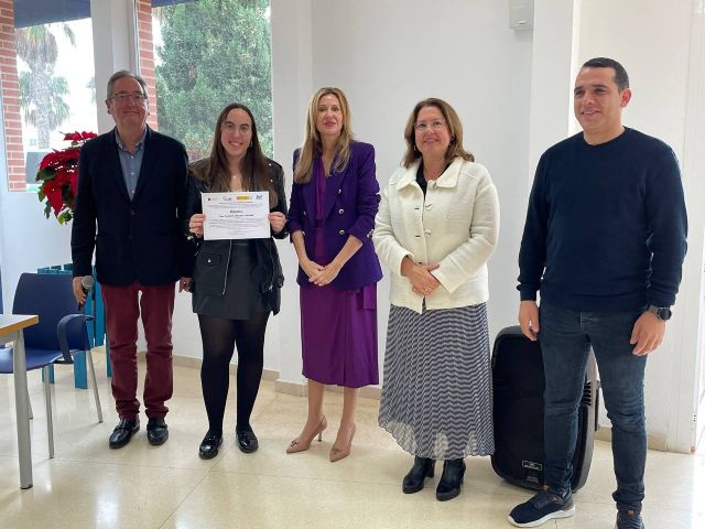 Entrega de diplomas curso mixto de empleo y formación atención sociosanitaria para alumnos/as de garantía juvenil - 4, Foto 4