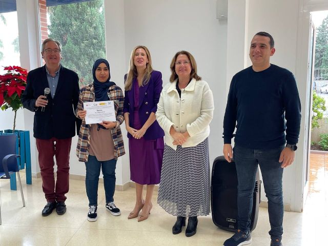 Entrega de diplomas curso mixto de empleo y formación atención sociosanitaria para alumnos/as de garantía juvenil - 5, Foto 5