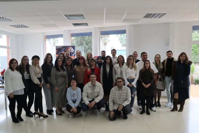 Un total de 20 jóvenes desempleados se acreditan para atender a personas dependientes - 1, Foto 1