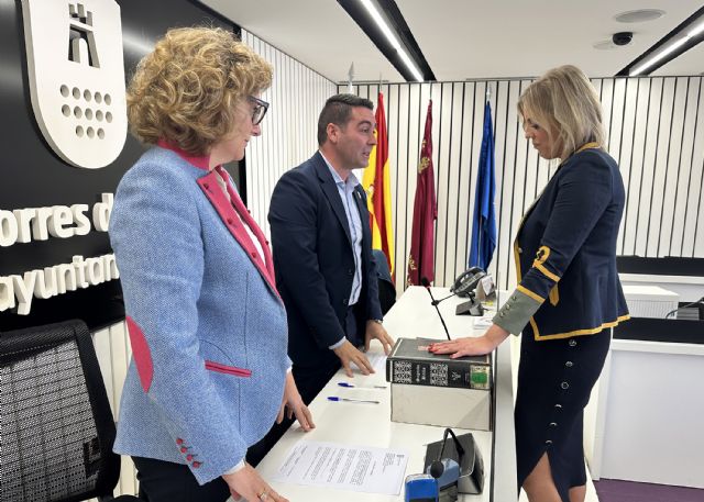 Ocho funcionarios de carrera toman posesión en el Ayuntamiento de Las Torres de Cotillas - 2, Foto 2