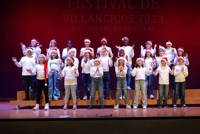 El tradicional festival escolar de villancicos no falta a su cita con la Navidad torreña - 2, Foto 2