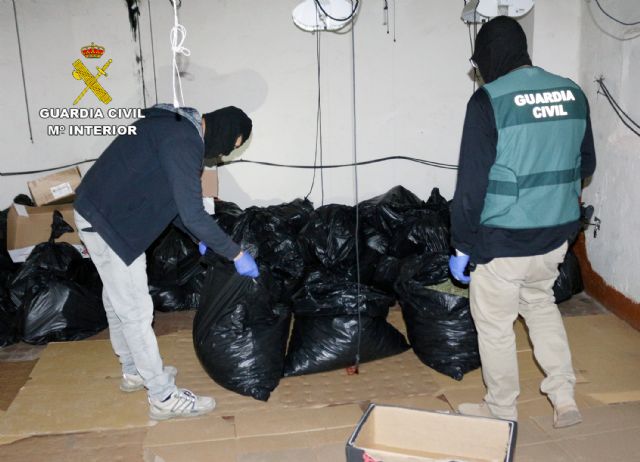 La Guardia Civil desmantela un importante punto de venta de droga que distribuía varios tipos de sustancias tóxicas a consumidores de la Vega Media - 4, Foto 4