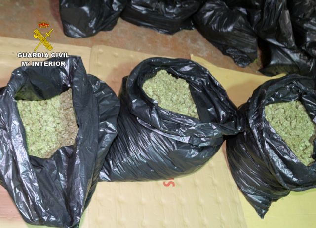 La Guardia Civil desmantela un importante punto de venta de droga que distribuía varios tipos de sustancias tóxicas a consumidores de la Vega Media - 5, Foto 5