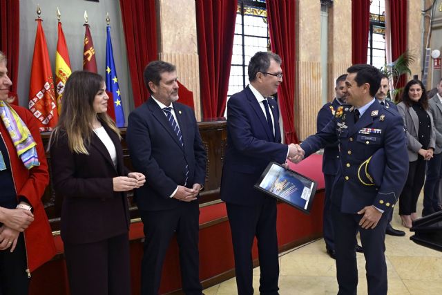 Murcia recibe a los cadetes de la 81ª Promoción de la Academia General del Aire - 2, Foto 2