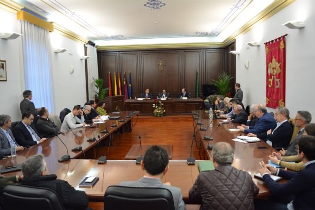 El Ejecutivo resalta que la combinación del Aeropuerto Internacional y el AVE dará un impulso decisivo al desarrollo de la Región - 1, Foto 1