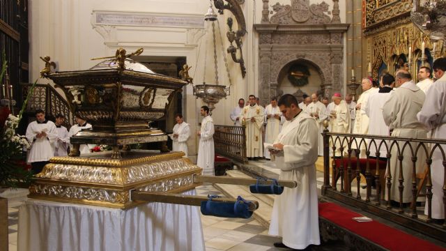 Procesión, misa y boniato dulce para celebrar la fiesta de San Fulgencio, patrón de la Diócesis de Cartagena - 1, Foto 1