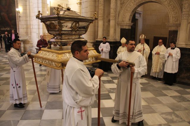 Procesión, misa y boniato dulce para celebrar la fiesta de San Fulgencio, patrón de la Diócesis de Cartagena - 2, Foto 2