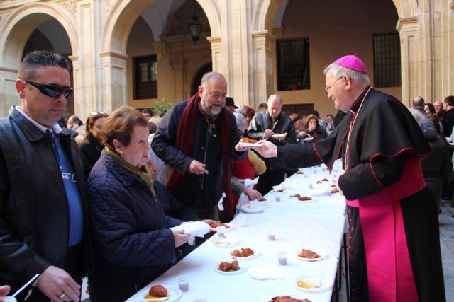 Procesión, misa y boniato dulce para celebrar la fiesta de San Fulgencio, patrón de la Diócesis de Cartagena - 4, Foto 4