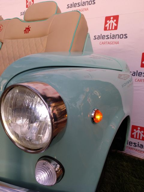 Los alumnos de FP Básica de Cartagena premiados como el Tercer mejor proyecto en innovación educativa e inclusión con nuestro Coche/Sofá Vintage - 1, Foto 1