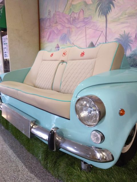 Los alumnos de FP Básica de Cartagena premiados como el Tercer mejor proyecto en innovación educativa e inclusión con nuestro Coche/Sofá Vintage - 2, Foto 2