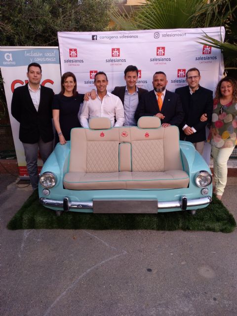 Los alumnos de FP Básica de Cartagena premiados como el Tercer mejor proyecto en innovación educativa e inclusión con nuestro Coche/Sofá Vintage - 3, Foto 3