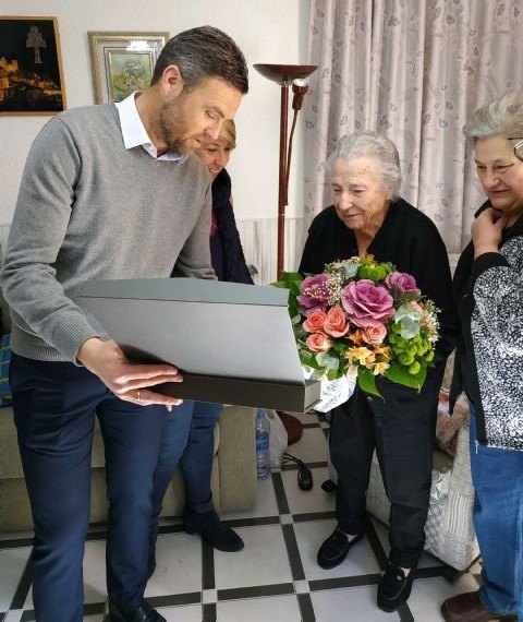 La Concejalía de Servicios Sociales reconoce el papel de los mayores en la sociedad local y homenajea a los vecinos que cumplen 100 años - 2, Foto 2