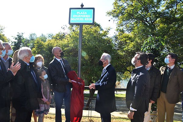 La ciudad de la Giralda honra al ingeniero que salvó el Puente de Triana en 1977 - 1, Foto 1