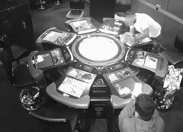 La Guardia Civil desmantela una organización criminal que habría obtenido 50.000 euros manipulando la ruleta de un salón de juegos - 1, Foto 1