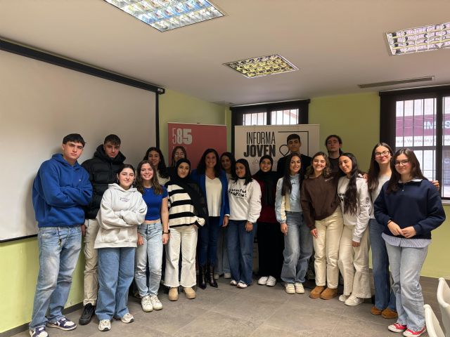 La colaboración y el trabajo en equipo se fusionan para celebrar el I Encuentro de los Puntos de Información Juvenil del Municipio de Murcia - 1, Foto 1