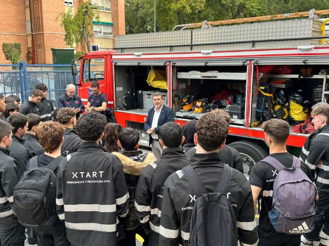 Bomberos y Policía Local de Murcia acercan su labor a los futuros profesionales de emergencias - 2, Foto 2