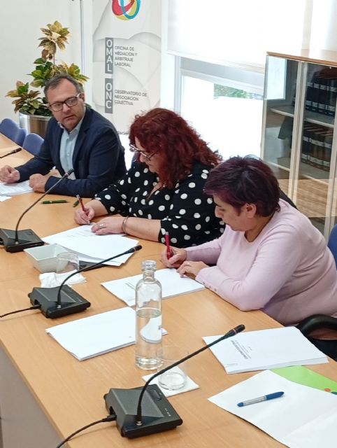 Firma del Convenio Colectivo de Transporte de Mercancías por Carretera de la Región de Murcia - 3, Foto 3