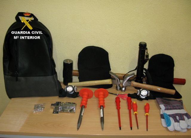 La Guardia Civil detiene a tres personas por robos en viviendas en Abarán - 2, Foto 2