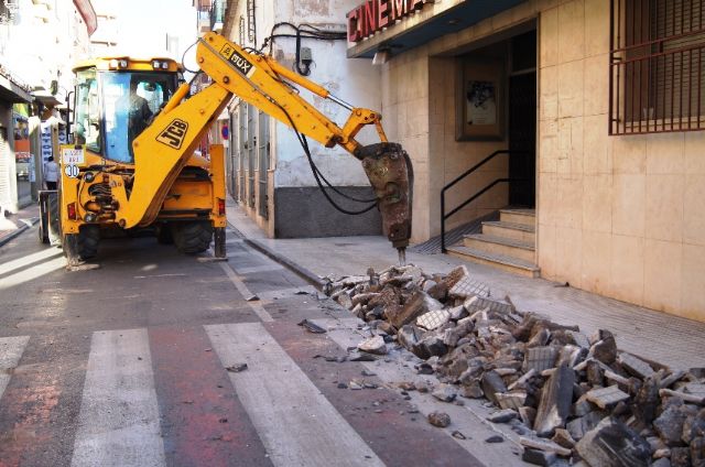 Work begins to remove one of the main traffic black spots in Santa Eulalia Avenue and standardize street parking Mecas, Foto 2