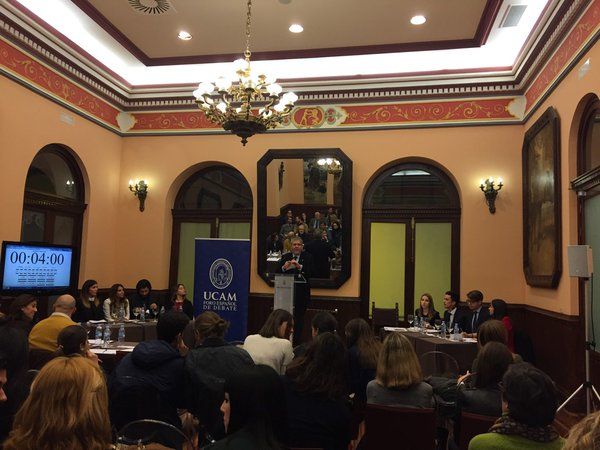 Los alumnos del grupo de debate de la UCAM reflexionaron sobre la libertad de expresión en redes sociales - 1, Foto 1