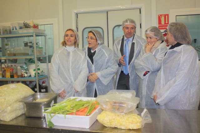 El Ayuntamiento de Murcia ofrece comida casera todos los días a más de 300 personas mayores con dificultades - 2, Foto 2