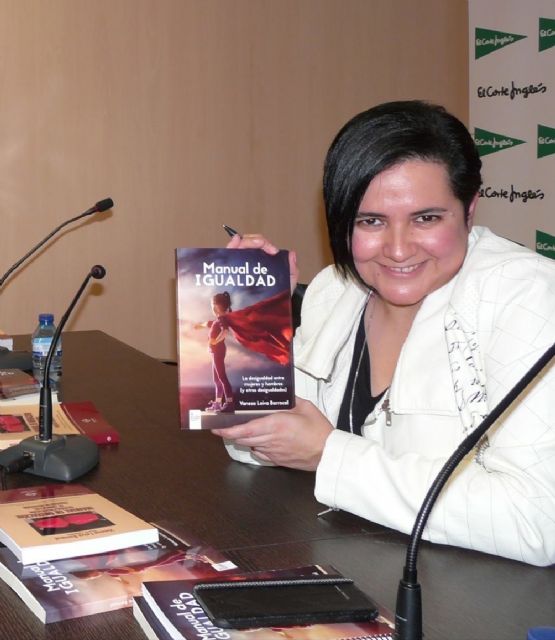 La abogada y escritora molinense Vanesa Leiva presenta el libro Manual de Igualdad el viernes 17 de febrero en Molina de Segura - 1, Foto 1