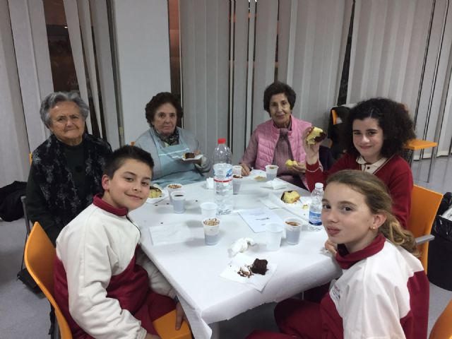 Jóvenes y Mayores comparten una tarde gastronómica - 2, Foto 2