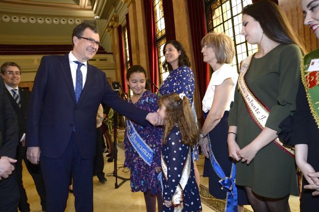 La alegría, vitalidad y el futuro de las fiestas de Moros y Cristianos se dan cita en el Salón de Plenos - 1, Foto 1