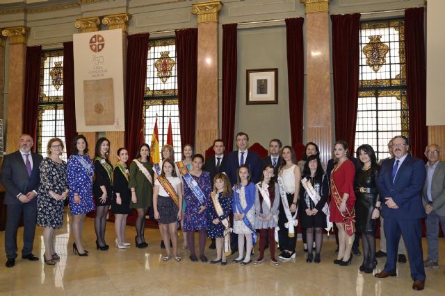 La alegría, vitalidad y el futuro de las fiestas de Moros y Cristianos se dan cita en el Salón de Plenos - 3, Foto 3