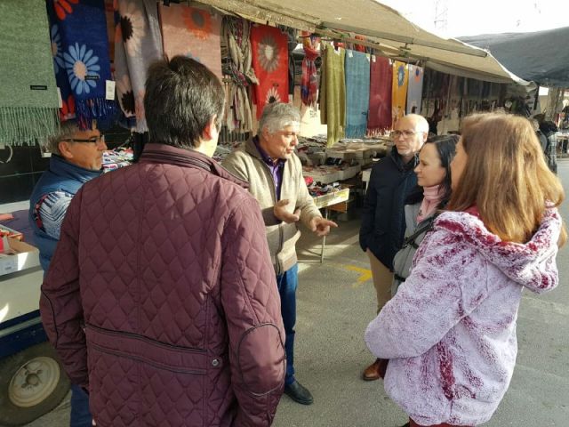 MC: El Gobierno pone en peligro el futuro de los mercadillos abandonando a los profesionales del sector - 1, Foto 1