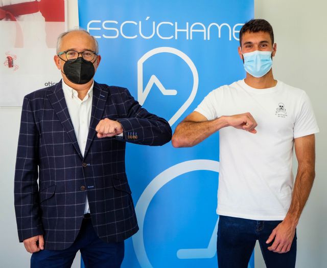 Escúchame Centros Audiológicos renueva su compromiso con el deporte murciano con el patrocinio del jugador de pádel Pedro Vera - 1, Foto 1