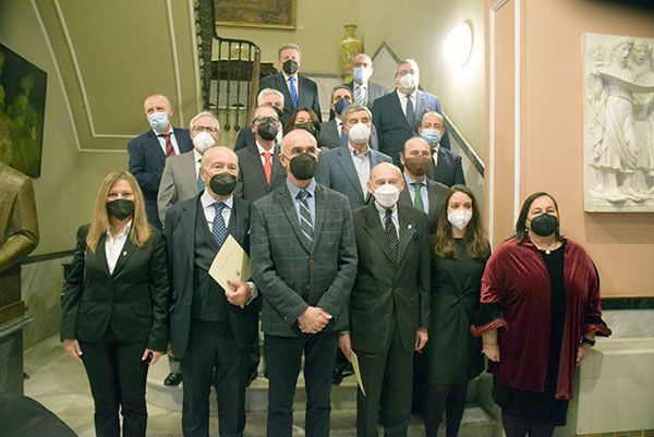 Sevilla. El Salón de Actos del Ateneo de Sevilla ha albergado la toma de posesión de la nueva Junta Directiva, que encabeza Emilio Boja Malavé - 1, Foto 1
