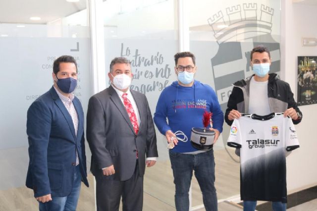 La Asociación Juvenil de Tambores Quillo, otorga el nombramiento de padrino para 2022 a Paco Belmonte, como presidente del F.C. Cartagena - 1, Foto 1