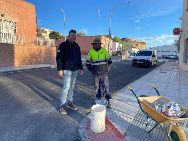 Invierten cerca de 100.000 euros en reformar la avenida Don Tomás Egea de Roche - 2, Foto 2