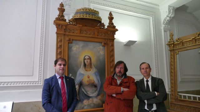 El Palacio Molina acoge una pintura y un altar restaurados del cementerio de Los Remedios - 2, Foto 2