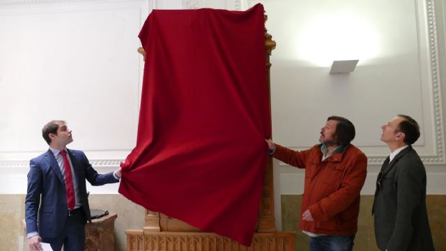 El Palacio Molina acoge una pintura y un altar restaurados del cementerio de Los Remedios - 5, Foto 5