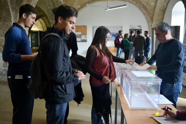 Más de 800 personas votan para elegir a Rector y Claustro de la UPCT en las dos primeras horas - 1, Foto 1