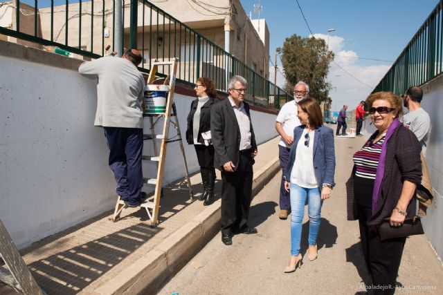 La vicealcaldesa conoce a los alumnos de los programas de la ADLE en el Llano del Beal - 1, Foto 1