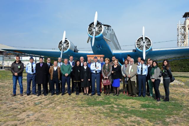 La Base Aérea de Alcantarilla dona 10.000 euros solidarios para dos asociaciones de nuestro municipio, recaudados  de la III Carrera Popular que el Ejército del Aire celebró el pasado 21 de febrero - 2, Foto 2