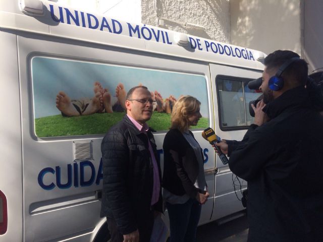 El Ayuntamiento de Molina de Segura y la Asociación para un Envejecimiento Activo y Saludable ponen en marcha una Unidad Móvil de Podología - 2, Foto 2