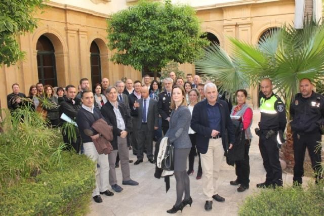 La Comunidad organiza cerca de 300 cursos de formación para mejorar la calidad de los servicios públicos - 1, Foto 1